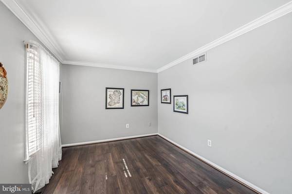 6 ABINGTON RD, Mount Laurel, NJ 08054