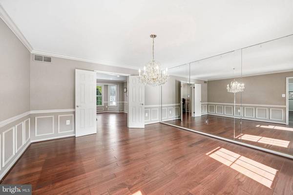 6 ABINGTON RD, Mount Laurel, NJ 08054