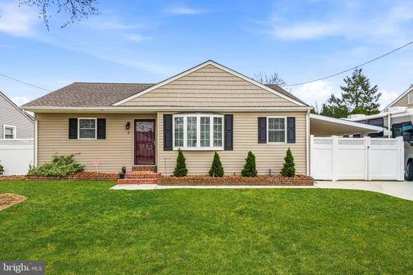 6 WOODBINE AVE, Maple Shade, NJ 08052