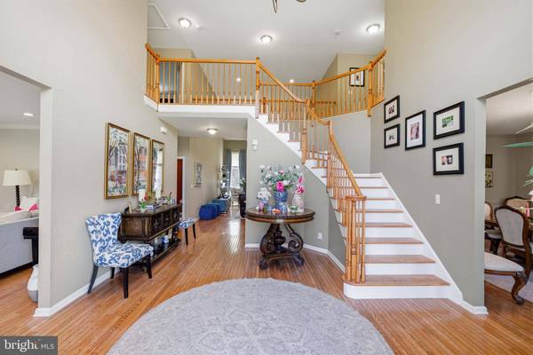 25 MILLENNIUM DR, Columbus, NJ 08022