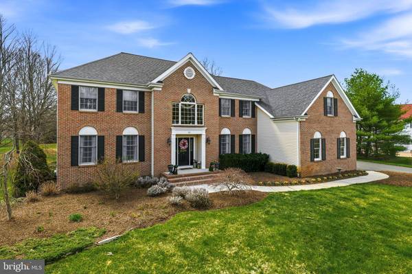 25 MILLENNIUM DR, Columbus, NJ 08022