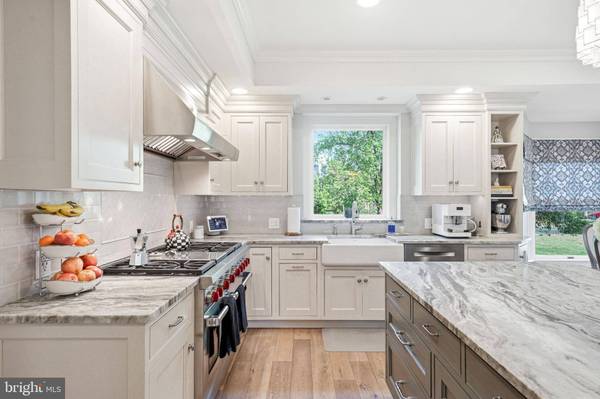 4 COVE CT, Moorestown, NJ 08057