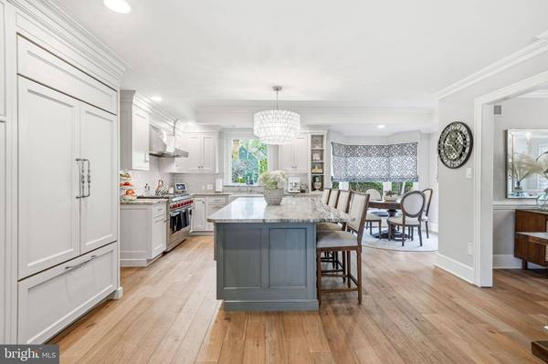 4 COVE CT, Moorestown, NJ 08057