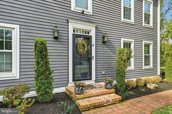 4 COVE CT, Moorestown, NJ 08057