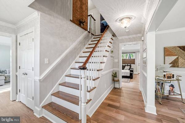 4 COVE CT, Moorestown, NJ 08057