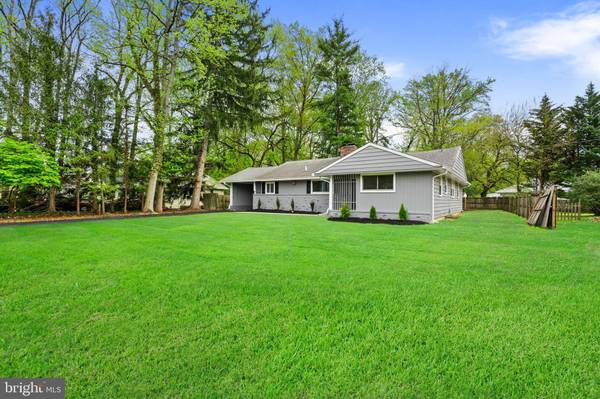 308 KENWOOD DR, Moorestown, NJ 08057