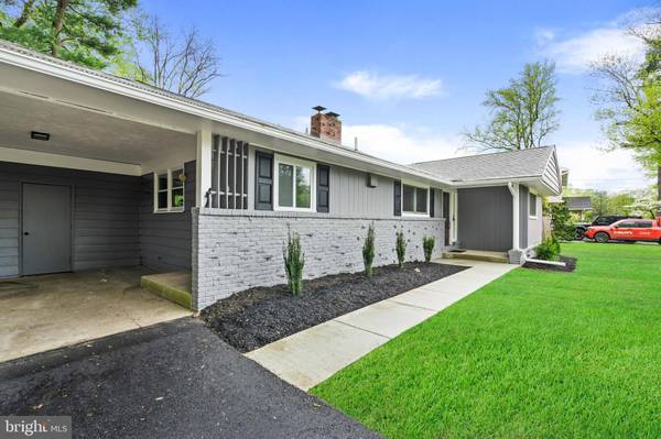 308 KENWOOD DR, Moorestown, NJ 08057