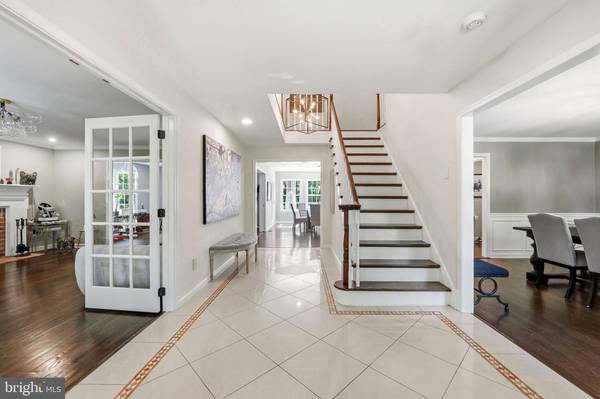 810 JOSHUA CT, Moorestown, NJ 08057