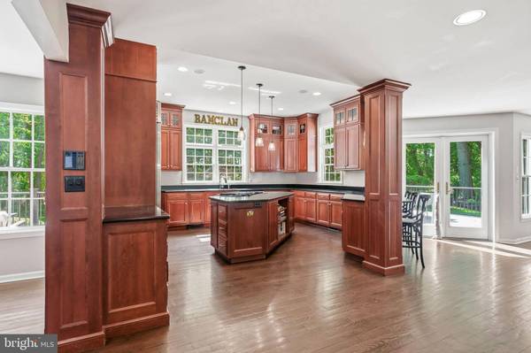 810 JOSHUA CT, Moorestown, NJ 08057