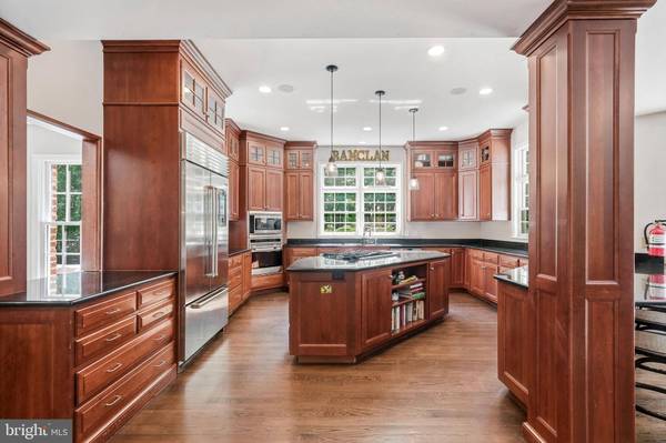 810 JOSHUA CT, Moorestown, NJ 08057