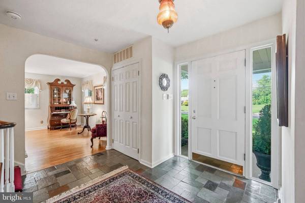1445 GEORGIAN DR, Moorestown, NJ 08057