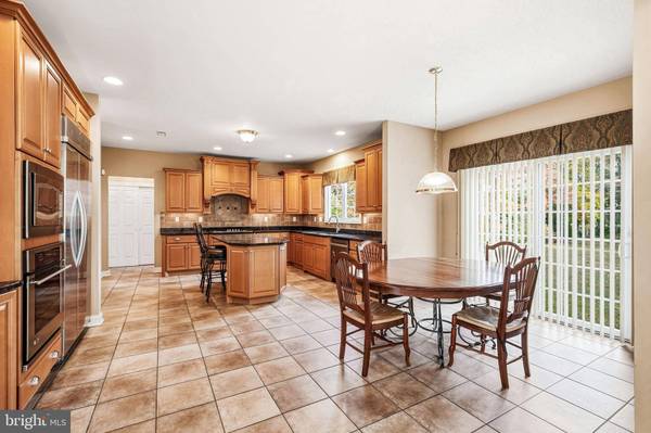 950 BORTONS LANDING RD, Moorestown, NJ 08057
