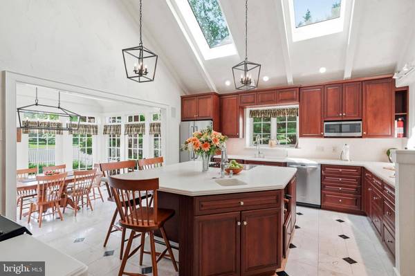 49 COVE RD, Moorestown, NJ 08057