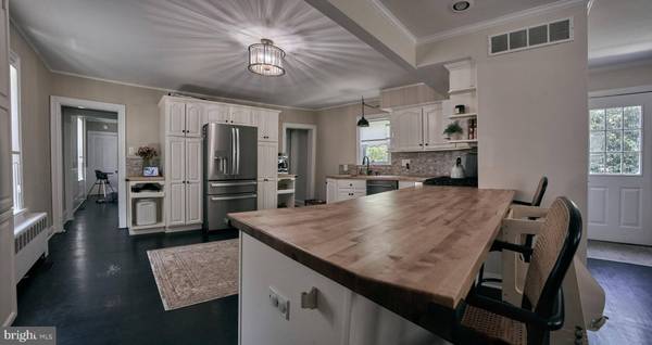 108 W CENTRAL AVE, Moorestown, NJ 08057
