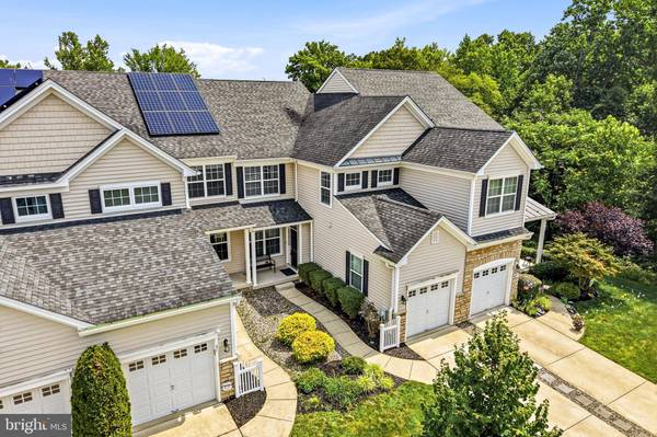 53 OVERLOOK DR, Mount Laurel, NJ 08054