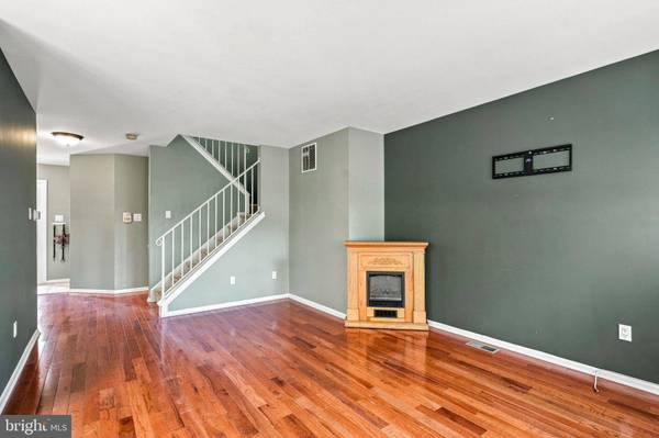 40 WOODSTREAM CT, Mantua, NJ 08051