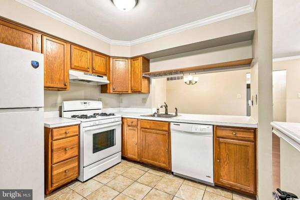 2202B YARMOUTH LN, Mt Laurel, NJ 08054
