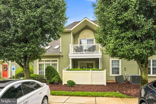 2202B YARMOUTH LN, Mt Laurel, NJ 08054