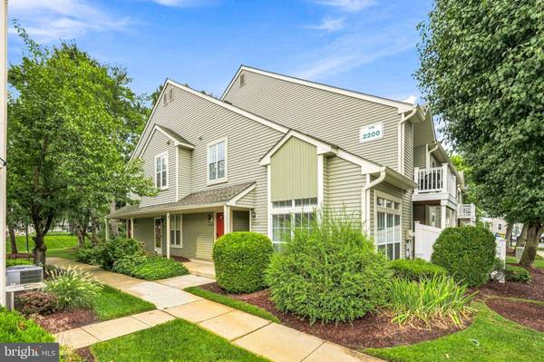 2202B YARMOUTH LN, Mt Laurel, NJ 08054