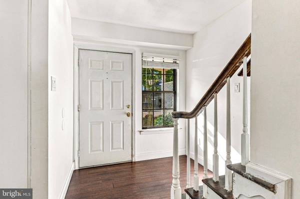 53 SOUTHGATE DR, Mount Laurel, NJ 08054