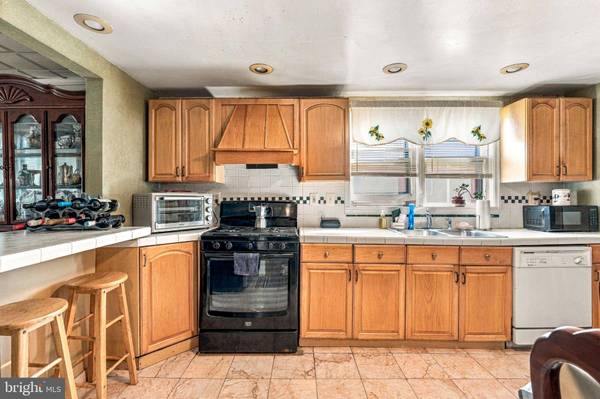 314 S CHURCH ST, Moorestown, NJ 08057