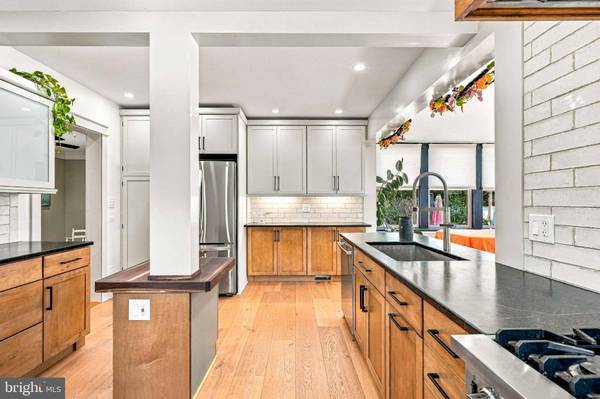 106 ANDERSON AVE, Bellmawr, NJ 08031