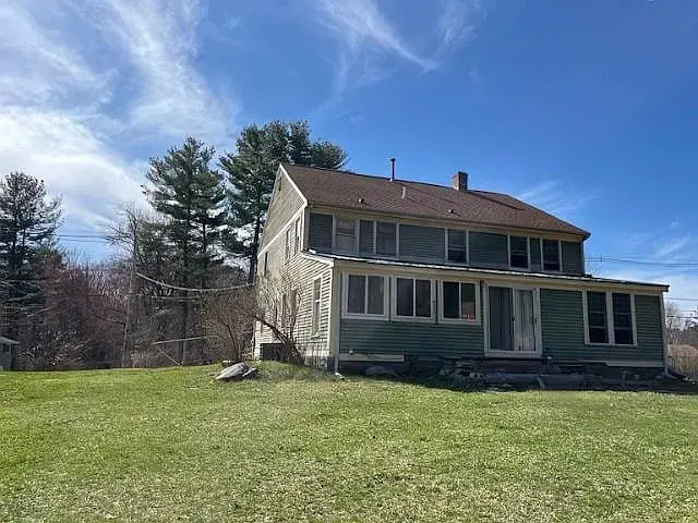 290 Mammoth Rd, Pelham, NH 03076-3021