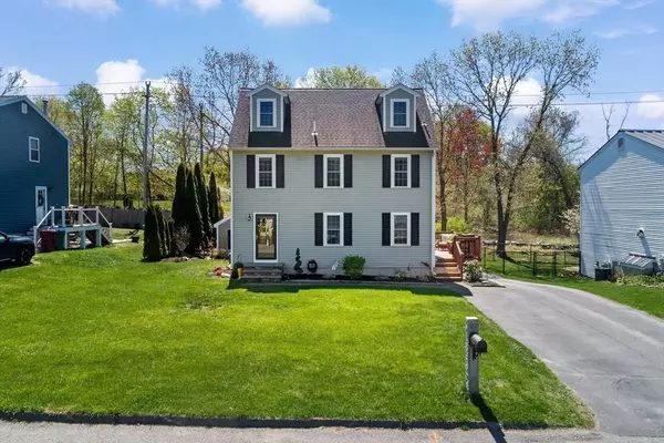 22 Briarwood Rd, Lowell, MA 01852