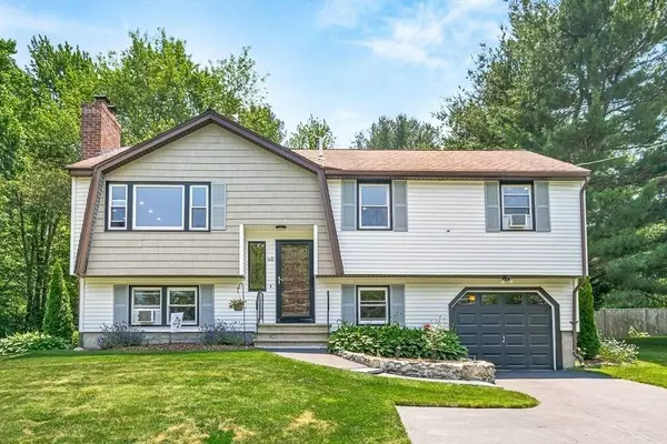 60 Oxford Rd, Dracut, MA 01826