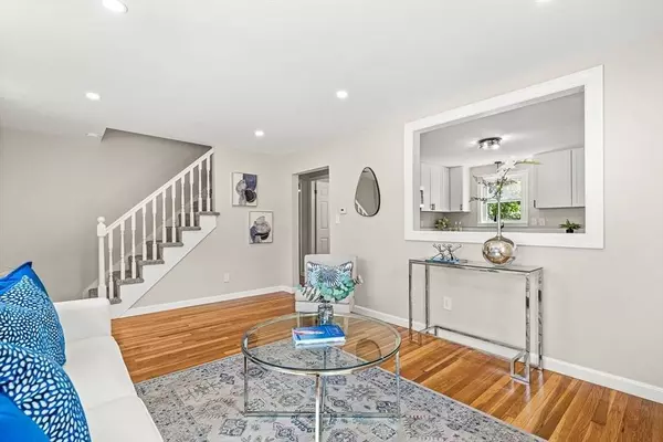 12 Paulette Ave, Dracut, MA 01826