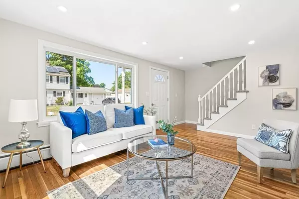 12 Paulette Ave, Dracut, MA 01826