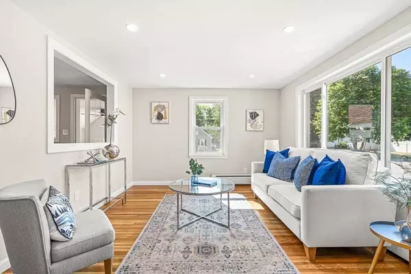 12 Paulette Ave, Dracut, MA 01826