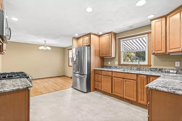 28 Briarwood Rd., Lowell, MA 01852