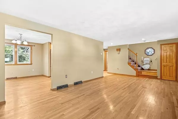 28 Briarwood Rd., Lowell, MA 01852