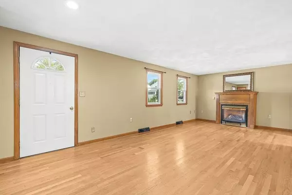 28 Briarwood Rd., Lowell, MA 01852