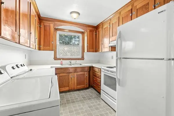 20 Dean Ave, Dracut, MA 01826