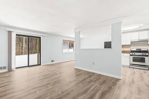 14 Centercrest Dr #14, Tyngsborough, MA 01879