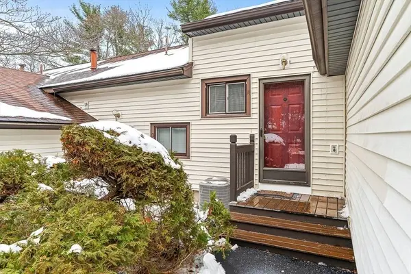 14 Centercrest Dr #14, Tyngsborough, MA 01879