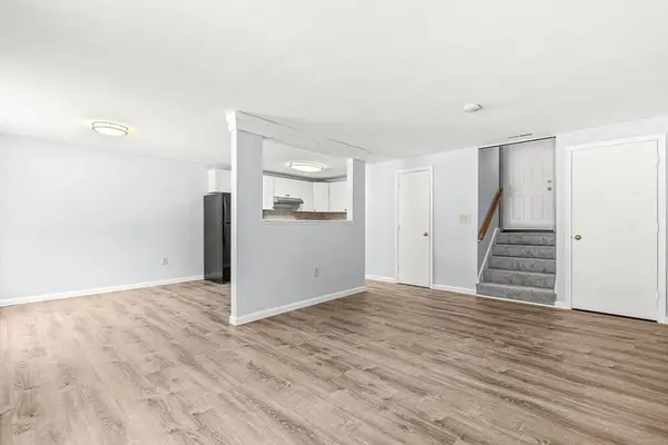 14 Centercrest Dr #14, Tyngsborough, MA 01879