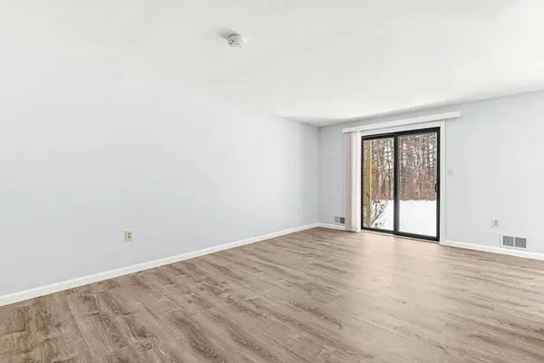 14 Centercrest Dr #14, Tyngsborough, MA 01879