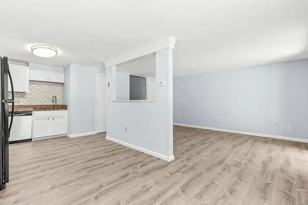 14 Centercrest Dr #14, Tyngsborough, MA 01879