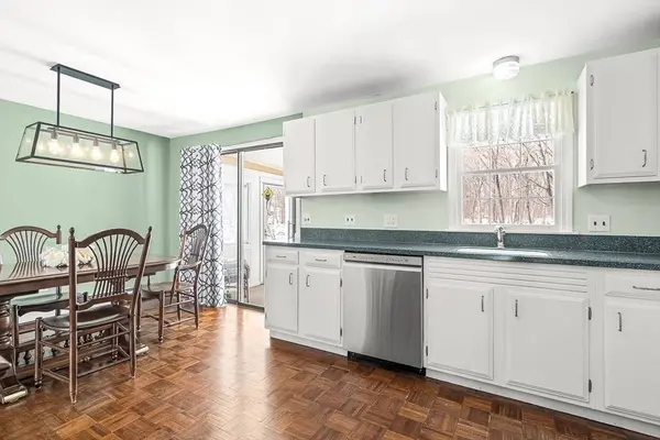 54 Montaup Ave, Dracut, MA 01826