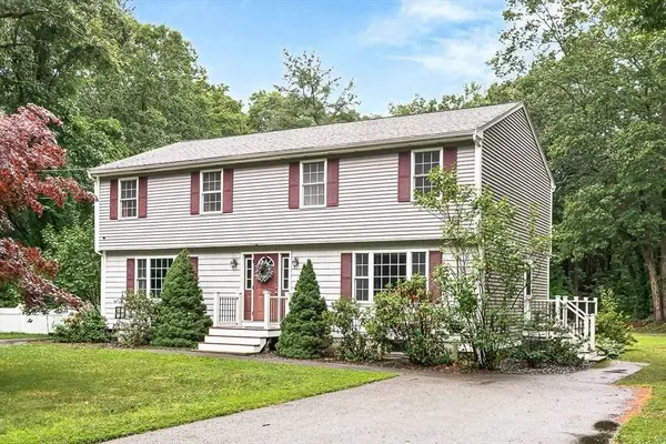 36 Willowdale Rd #B, Tyngsborough, MA 01879