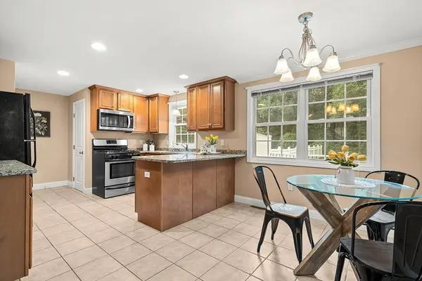 36 Willowdale Rd #B, Tyngsborough, MA 01879