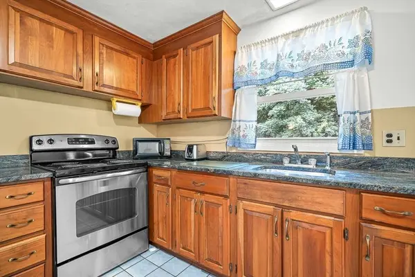 155 Turnpike Rd, Chelmsford, MA 01824