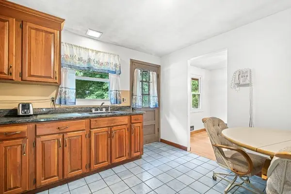 155 Turnpike Rd, Chelmsford, MA 01824