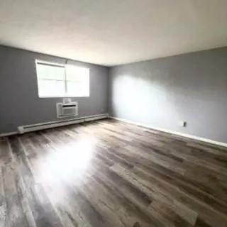 345 Hildreth St #21, Lowell, MA 01850