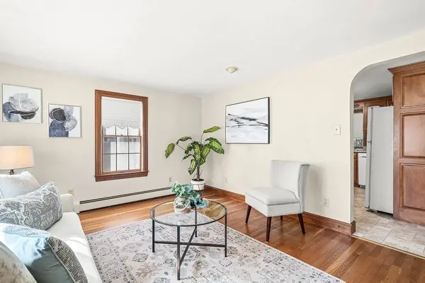 12 Leo Ave, Dracut, MA 01826