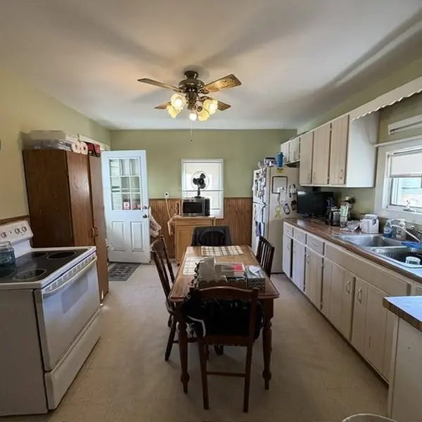 126 W 6th St., Lowell, MA 01850