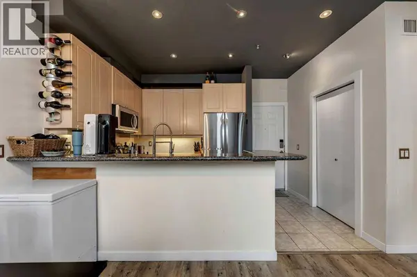 416, 527 15 Avenue SW, Calgary, AB T2R1R5